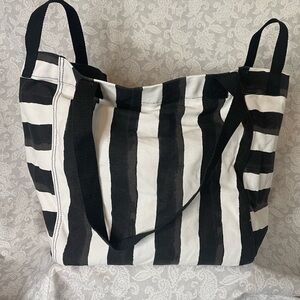 Thirty One New Horizons Black Water Color Striped Tote Bag Beach Travel